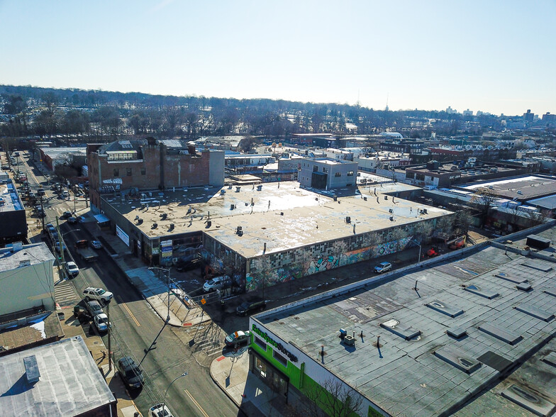 10-80 Wyckoff Ave, Ridgewood, NY en venta - Foto del edificio - Imagen 1 de 10