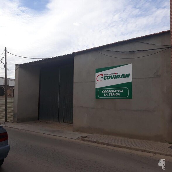 Nave en La Puebla de Almoradiel, Toledo en venta - Foto de la construcción - Imagen 3 de 5