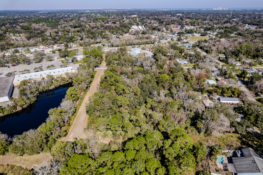 1370 Findley St, New Smyrna Beach, FL en venta - Foto del edificio - Imagen 2 de 2