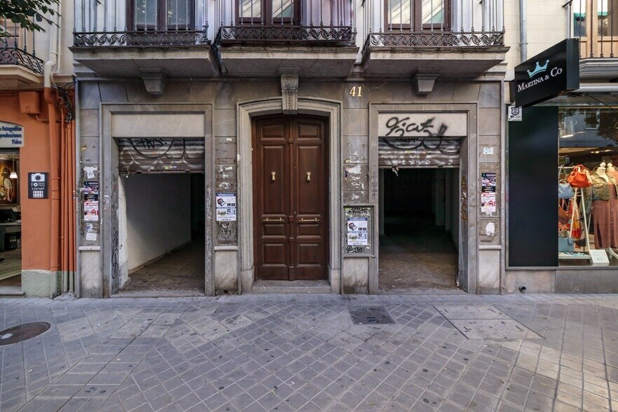 Local en Granada, Granada en venta - Foto del edificio - Imagen 1 de 19
