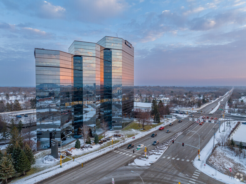 3800 American Blvd W, Bloomington, MN en alquiler - Foto del edificio - Imagen 3 de 17