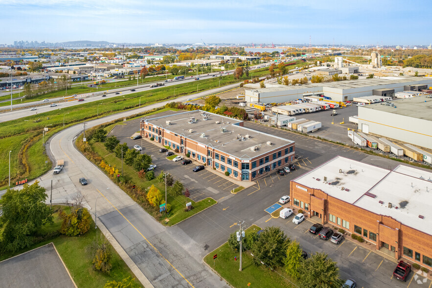 25 Rue de Lauzon, Boucherville, QC en alquiler - Foto del edificio - Imagen 2 de 4