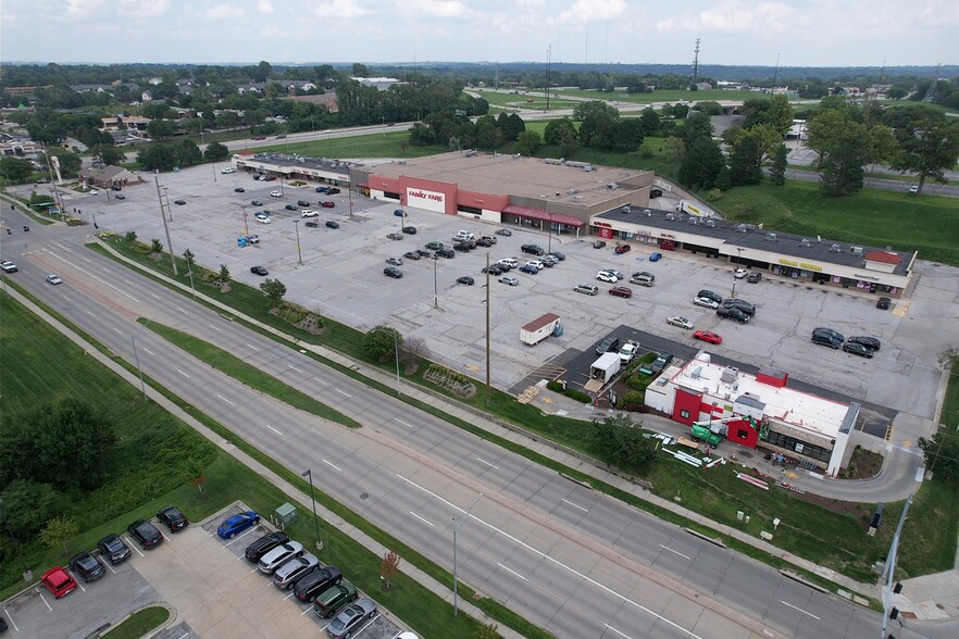 108th & Maple Rd, Omaha, NE en alquiler - Foto del edificio - Imagen 1 de 2