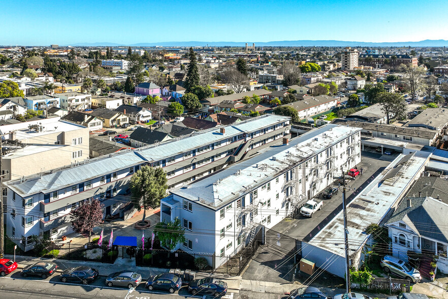 2555-2567 Foothill Blvd, Oakland, CA en venta - Foto principal - Imagen 1 de 18