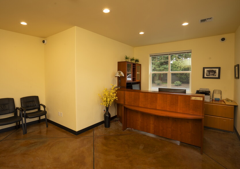 660 N 7th Ave, Sequim, WA en venta - Lobby - Imagen 3 de 27