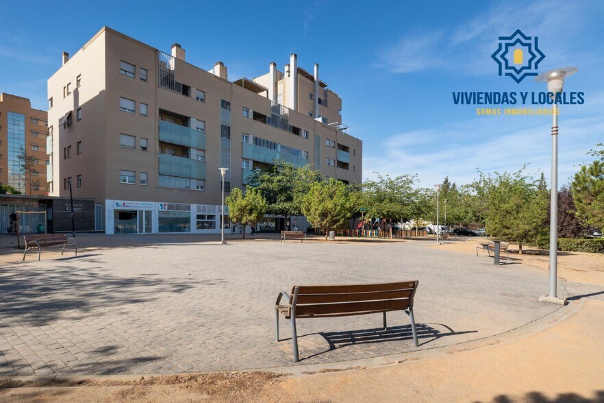 Plaza Catedrática Asunción Linares, 1, Granada, Granada en venta - Foto del edificio - Imagen 1 de 22
