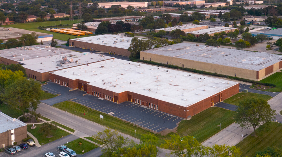 901 E Orchard Ave, Mundelein, IL en alquiler - Vista aérea - Imagen 1 de 10