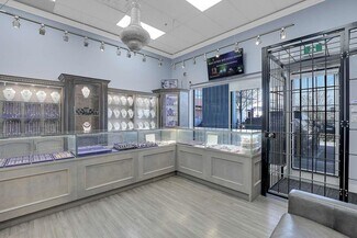 Más detalles de 8028 128th St, Surrey, BC - Local en venta