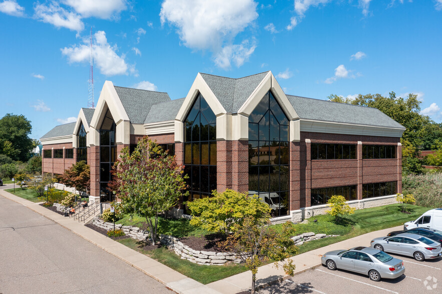 41850 W 11 Mile Rd, Novi, MI en alquiler - Foto del edificio - Imagen 3 de 9