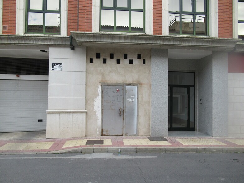 Local en Íscar en venta - Foto del edificio - Imagen 2 de 6