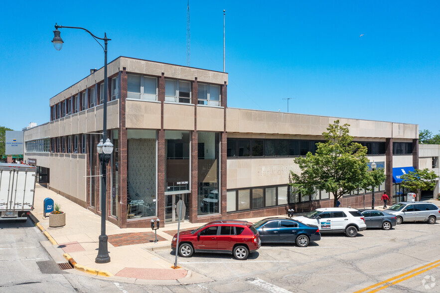 216 W Madison St, Waukegan, IL en venta - Foto del edificio - Imagen 1 de 28