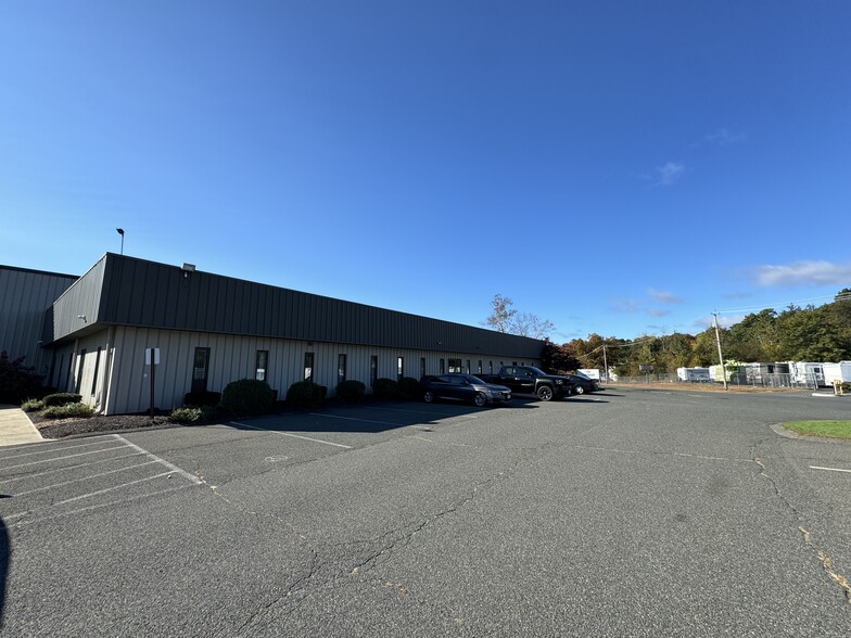 21 Industrial Dr, South Hadley, MA en alquiler - Foto del edificio - Imagen 2 de 16