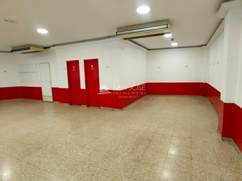 Local en Aspe, Alicante en alquiler - Foto del interior - Imagen 3 de 16