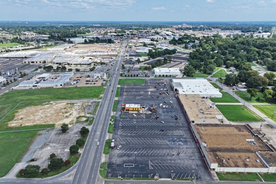 1900-2020 Louisville Ave, Monroe, LA en alquiler - Vista aérea - Imagen 3 de 4