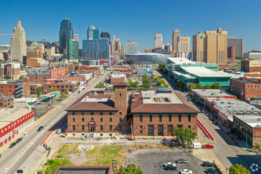 1729 Grand Blvd, Kansas City, MO en alquiler - Foto del edificio - Imagen 2 de 26