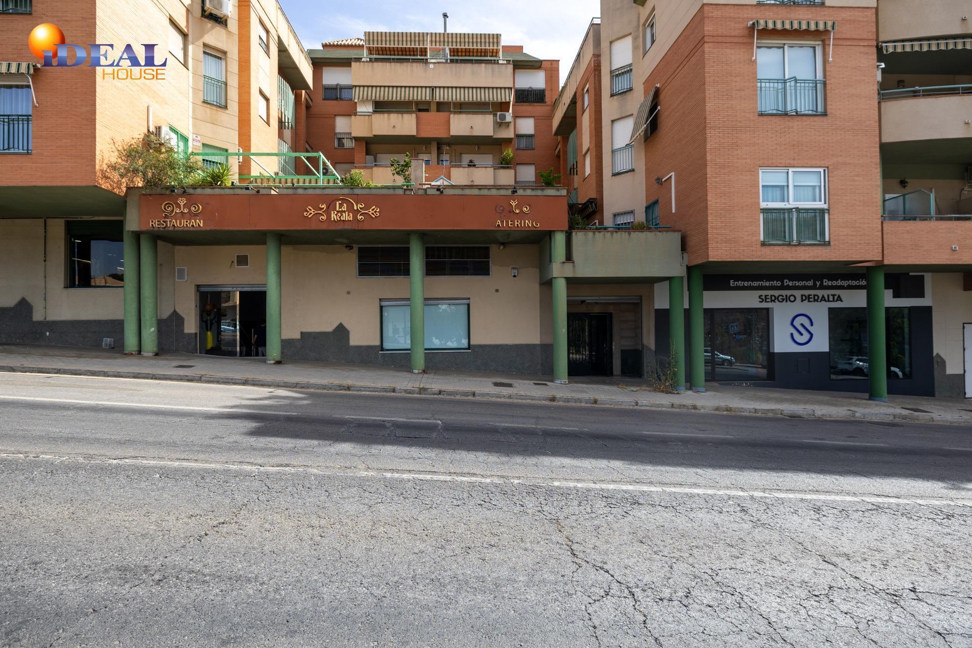 Avenida Santa María de la Alhambra, Granada, Granada en venta Foto del edificio- Imagen 1 de 35