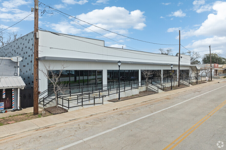 2406 Main St, Waller, TX en alquiler - Foto del edificio - Imagen 2 de 17