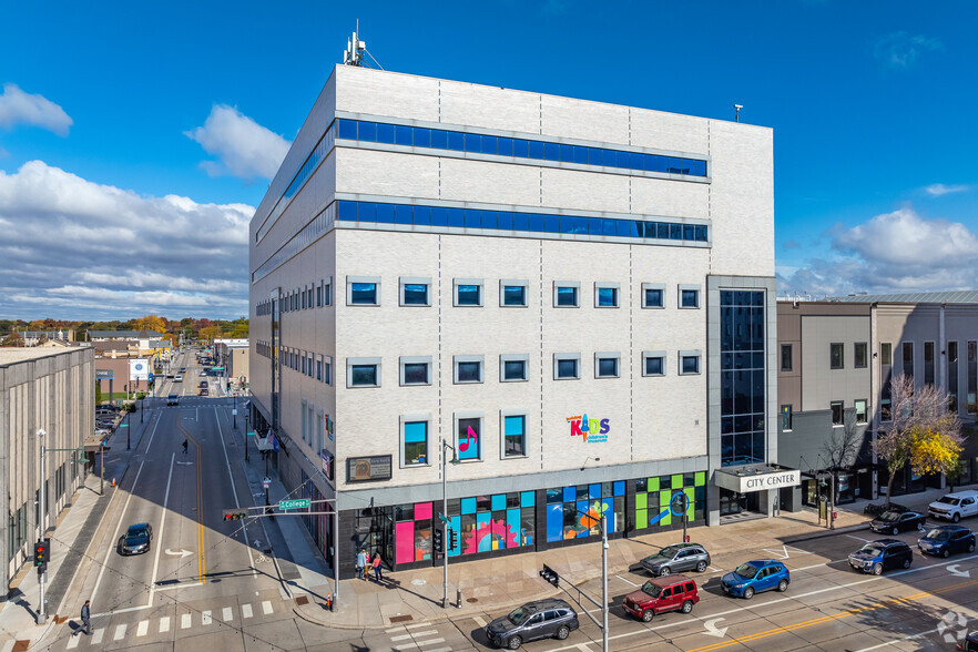 100 W College Ave, Appleton, WI en alquiler - Foto del edificio - Imagen 2 de 10