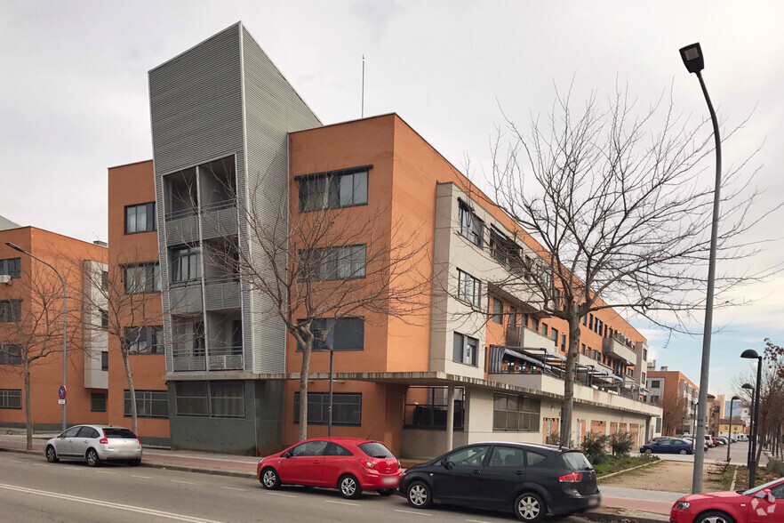 Calle Espliego, 8, Azuqueca de Henares, Guadalajara en alquiler - Foto del edificio - Imagen 2 de 2