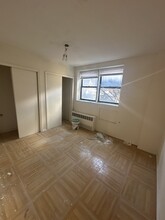 6910 Avenue U, Brooklyn, NY en alquiler Foto del interior- Imagen 2 de 3