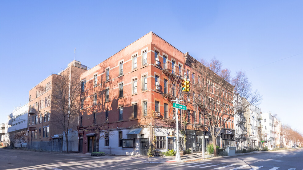 Bedford Ave Mixed Use Building cartera de 2 inmuebles en venta en LoopNet.es - Foto del edificio - Imagen 1 de 14