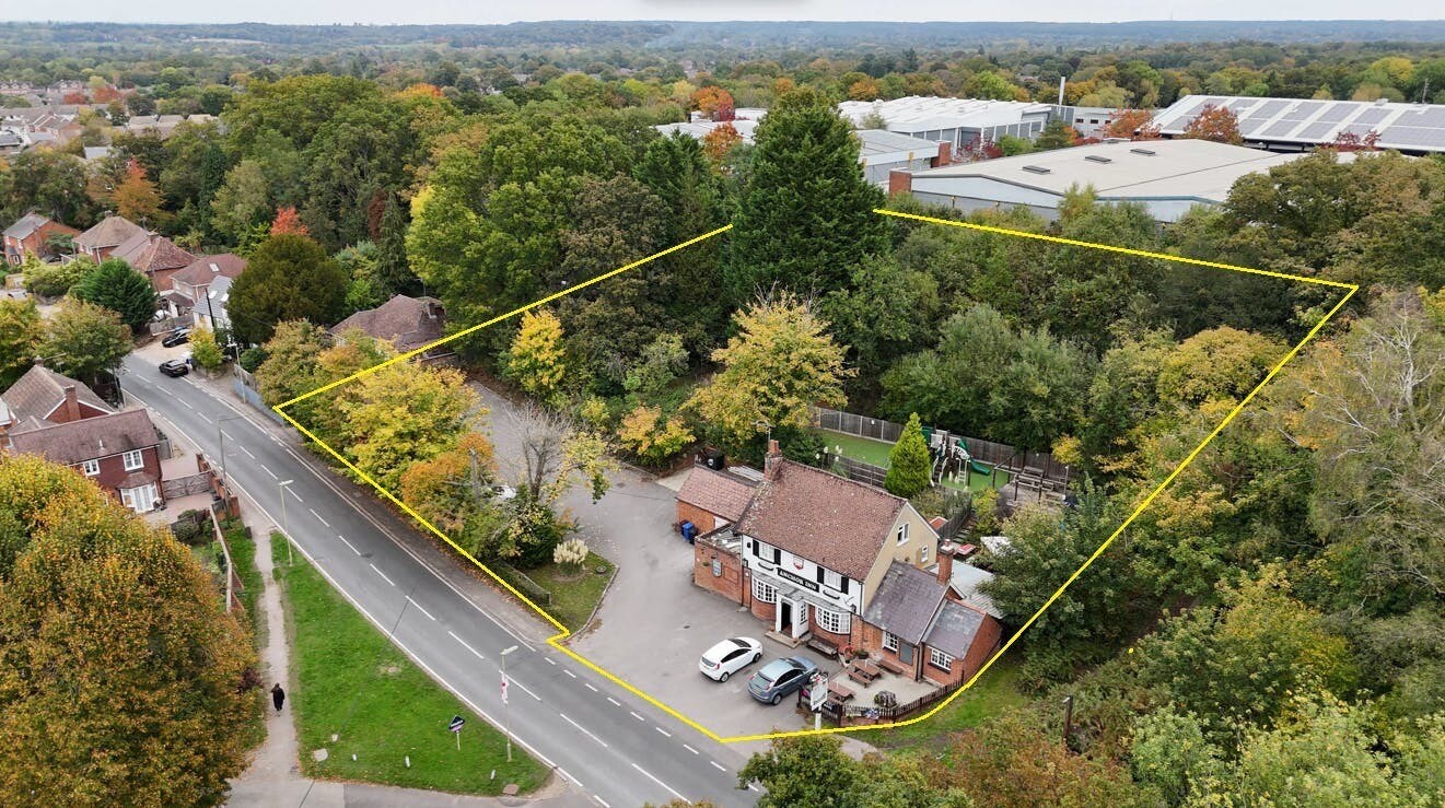 Vigo Ln, Yateley en venta Foto del edificio- Imagen 1 de 6