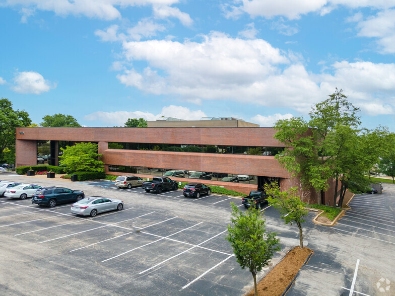 999 Executive Parkway Dr, Creve Coeur, MO en alquiler - Foto del edificio - Imagen 1 de 4