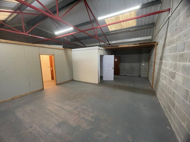 Units 17-21, Station St, Leek en alquiler - Foto del edificio - Imagen 2 de 19