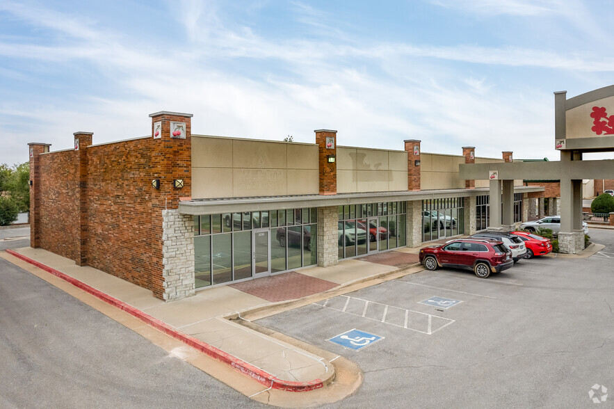 8855 E Reno Ave, Midwest City, OK en alquiler - Foto del edificio - Imagen 1 de 7