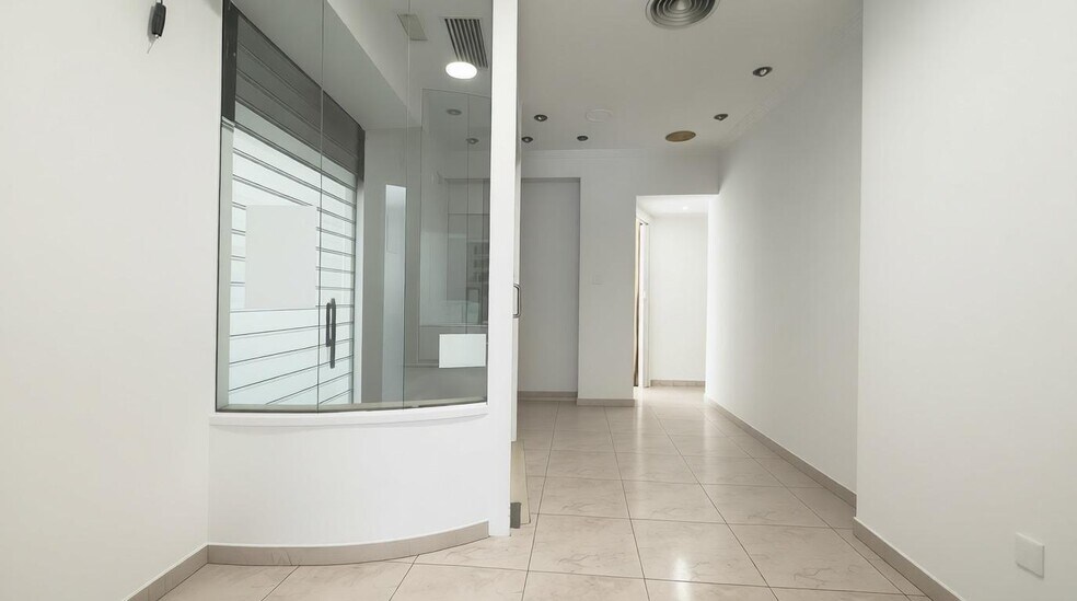 Local en Dénia, Alicante en venta - Foto del interior - Imagen 3 de 9