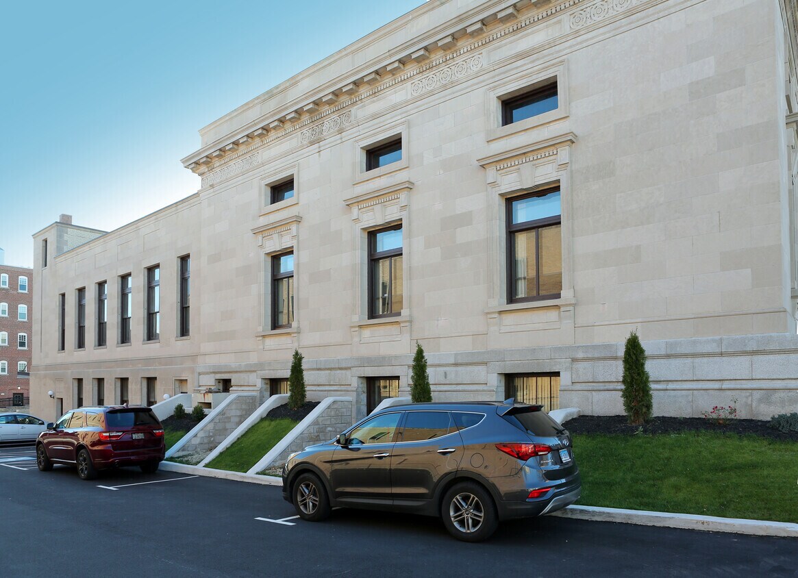 Prominent Office and Parking in Downtown cartera de 2 inmuebles en venta en LoopNet.es Foto principal- Imagen 1 de 27