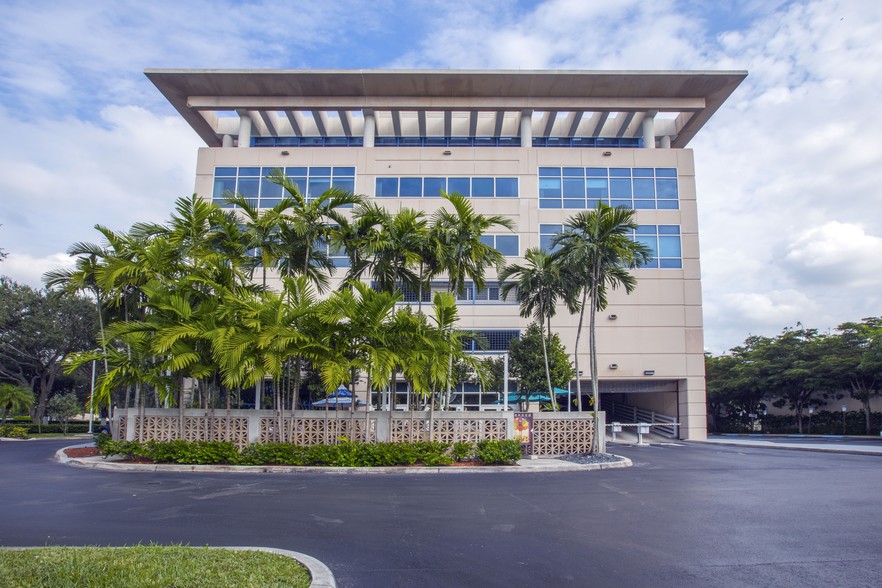 3105 NW 107th Ave, Doral, FL en alquiler - Foto del edificio - Imagen 1 de 14