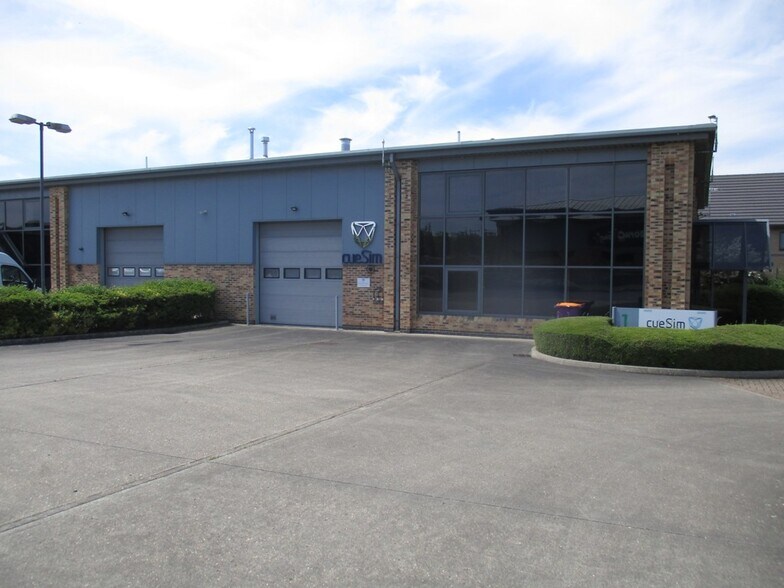 Highfield Rd, Oakley en alquiler - Foto del edificio - Imagen 2 de 2