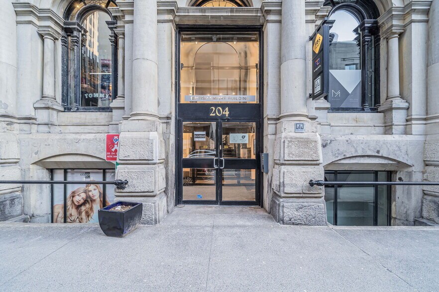 200-212 Rue Notre-Dame O, Montréal, QC en alquiler - Foto del edificio - Imagen 3 de 26