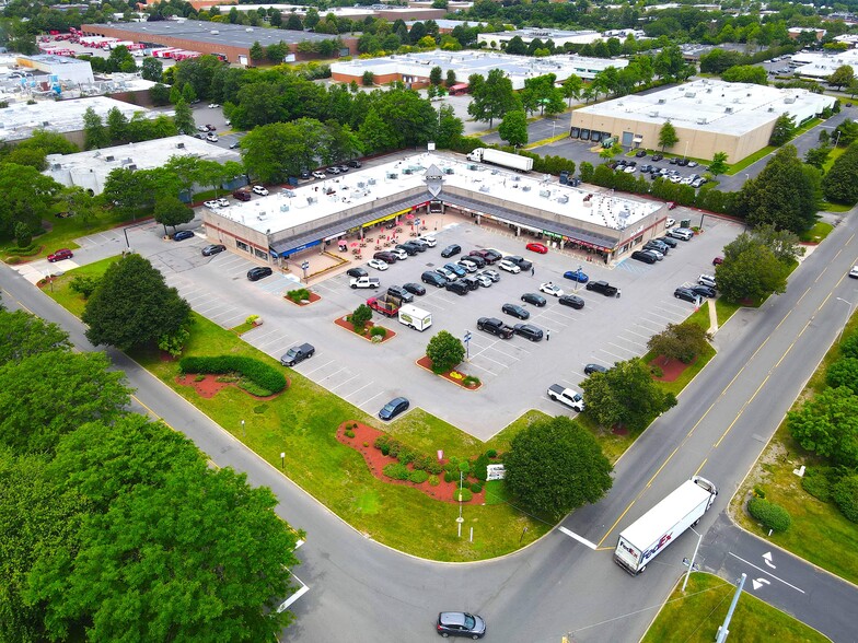 160 Adams Ave, Hauppauge, NY en alquiler - Foto del edificio - Imagen 1 de 9