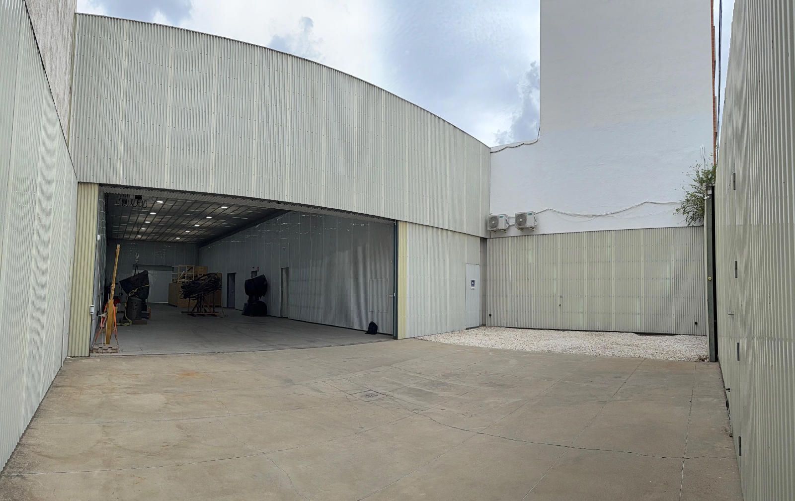 Nave en Madrid, Madrid en venta Foto principal- Imagen 1 de 1