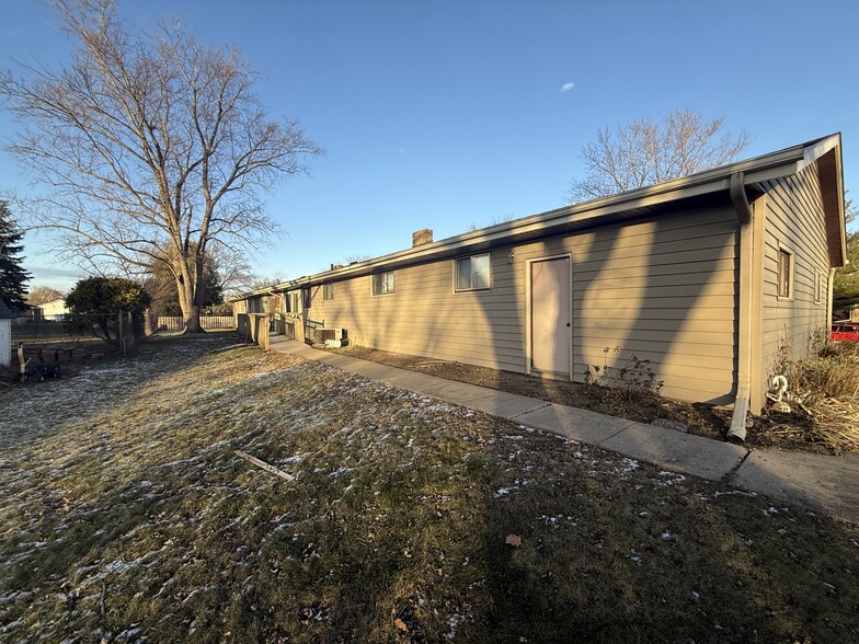 637 N Wright Rd, Janesville, WI en venta - Foto del edificio - Imagen 2 de 23