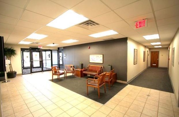 3850 Shore Dr, Indianapolis, IN en alquiler - Lobby - Imagen 3 de 9