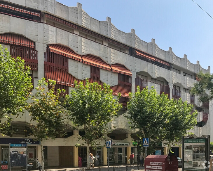 Plaza España, 12, Leganés, Madrid en venta - Foto del edificio - Imagen 2 de 3