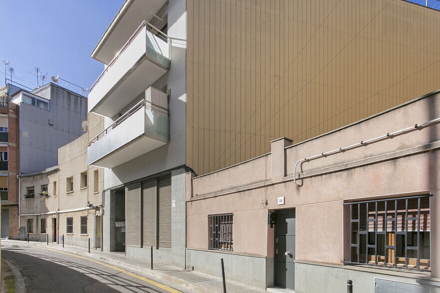 Edificio residencial en Sant Boi de Llobregat, Barcelona en venta - Foto del edificio - Imagen 2 de 9
