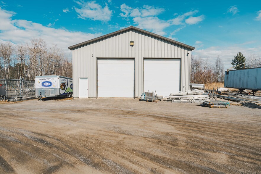 1591 Ch Sainte-Claire, Terrebonne, QC en alquiler - Foto del edificio - Imagen 3 de 7