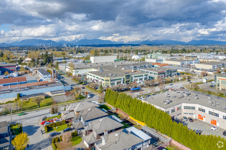 13033 76th Ave, Surrey, BC en venta - Foto del edificio - Imagen 3 de 11