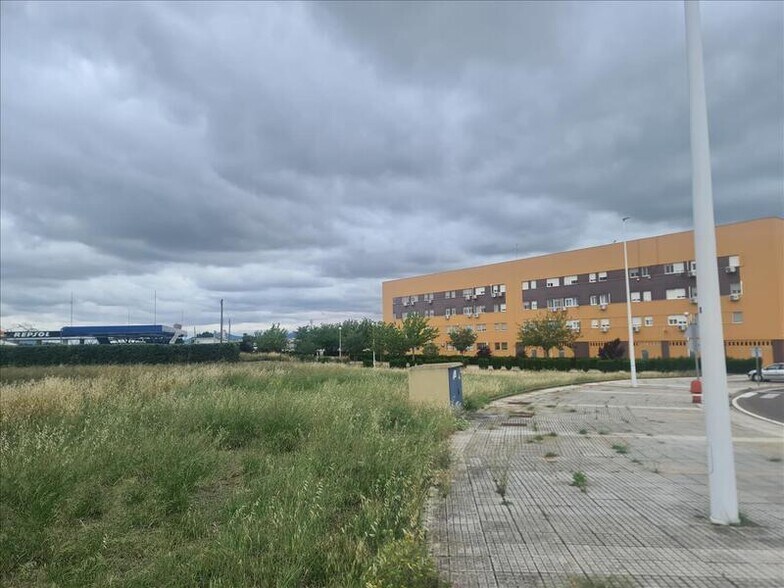 Calle de la Madre Teresa de Calcuta, Mérida, Badajoz en venta - Foto del edificio - Imagen 2 de 11
