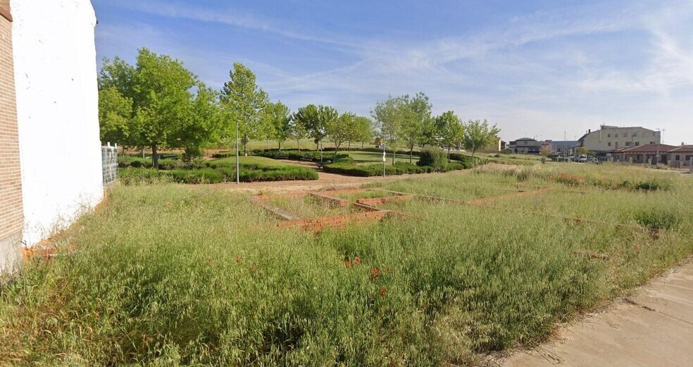 Calle de Mariana Pineda, 8, Aldeatejada, Salamanca en alquiler - Foto del edificio - Imagen 3 de 5