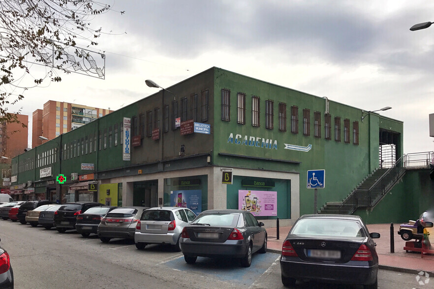 Calle Entrepeñas, 4, Alcalá De Henares, Madrid en alquiler - Foto del edificio - Imagen 3 de 3