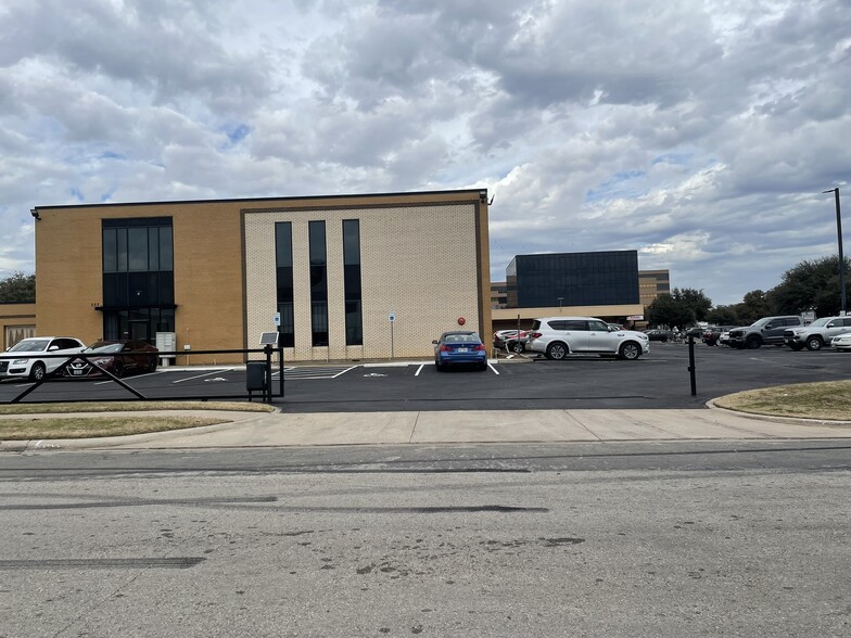 223 NE Loop 820, Hurst, TX en venta - Foto del edificio - Imagen 1 de 51