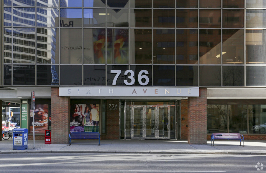 736 6th Ave SW, Calgary, AB en alquiler - Foto del edificio - Imagen 2 de 7