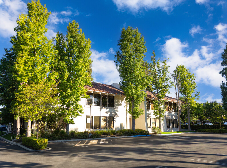 128 Auburn Ct, Westlake Village, CA en alquiler - Foto del edificio - Imagen 3 de 20