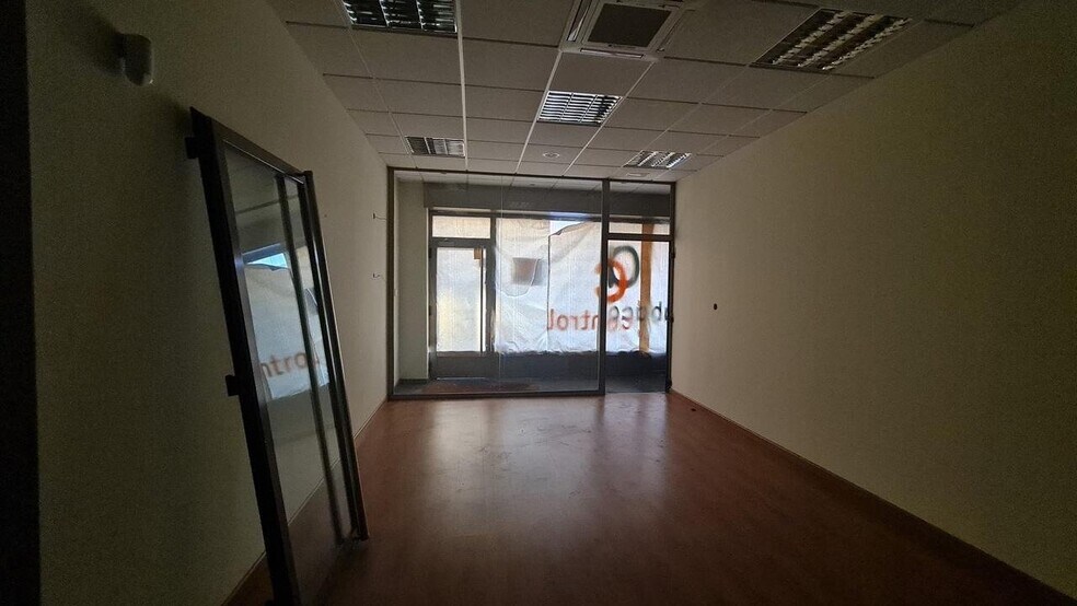 Local en León, León en venta - Foto del edificio - Imagen 3 de 7