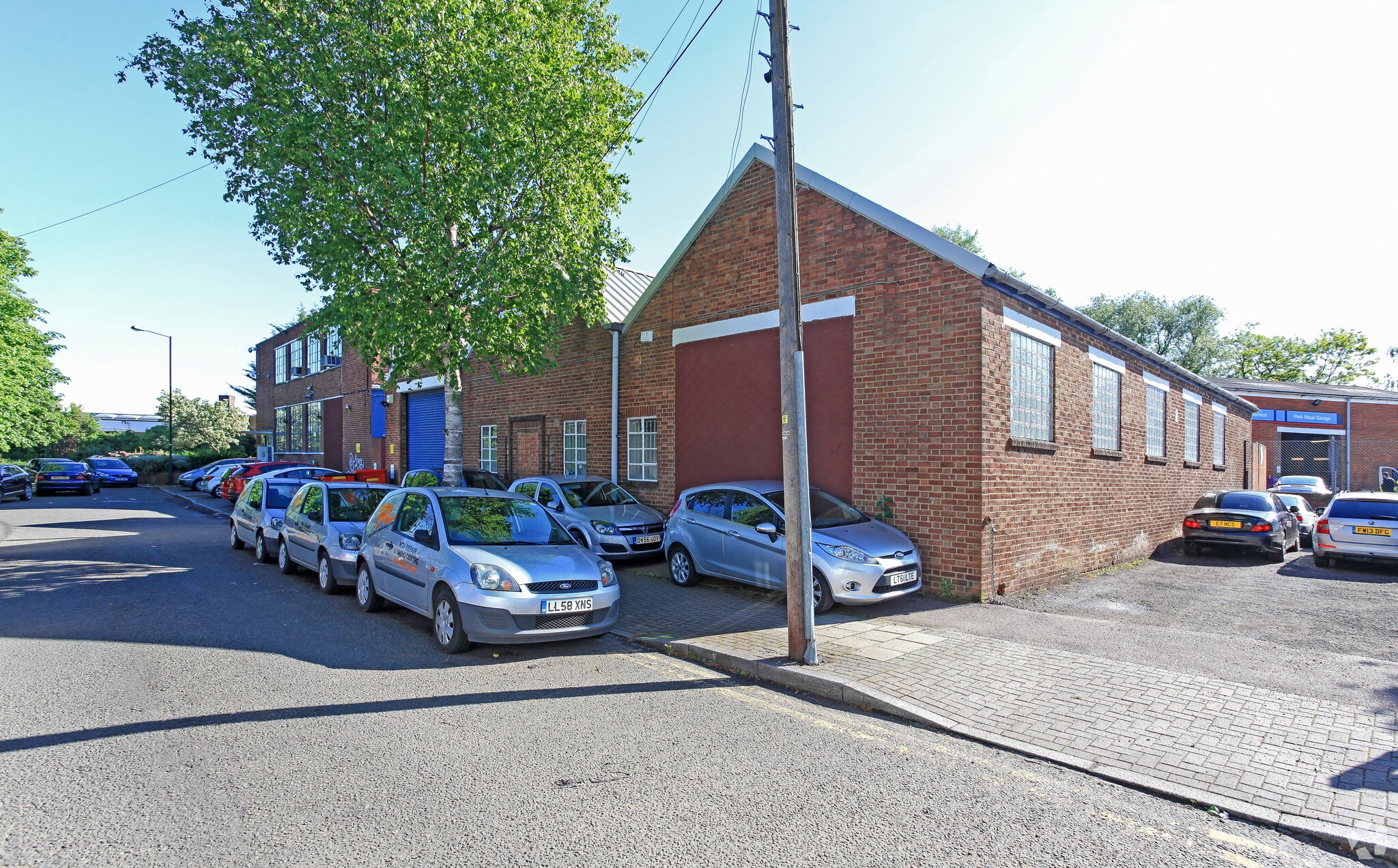 42-50 Steele Rd, London en alquiler Foto principal- Imagen 1 de 7